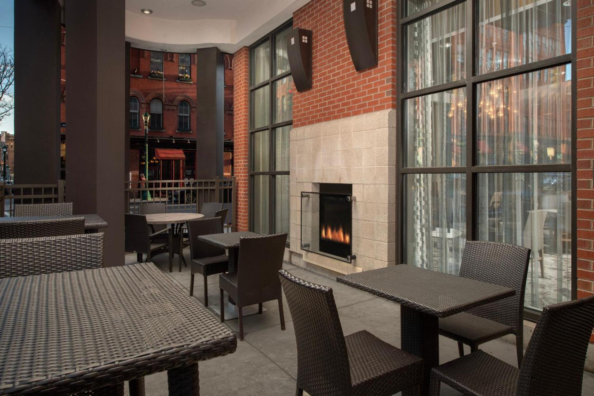 Courtyard By Marriott Syracuse Downtown At Armory Square Hotel Ngoại thất bức ảnh