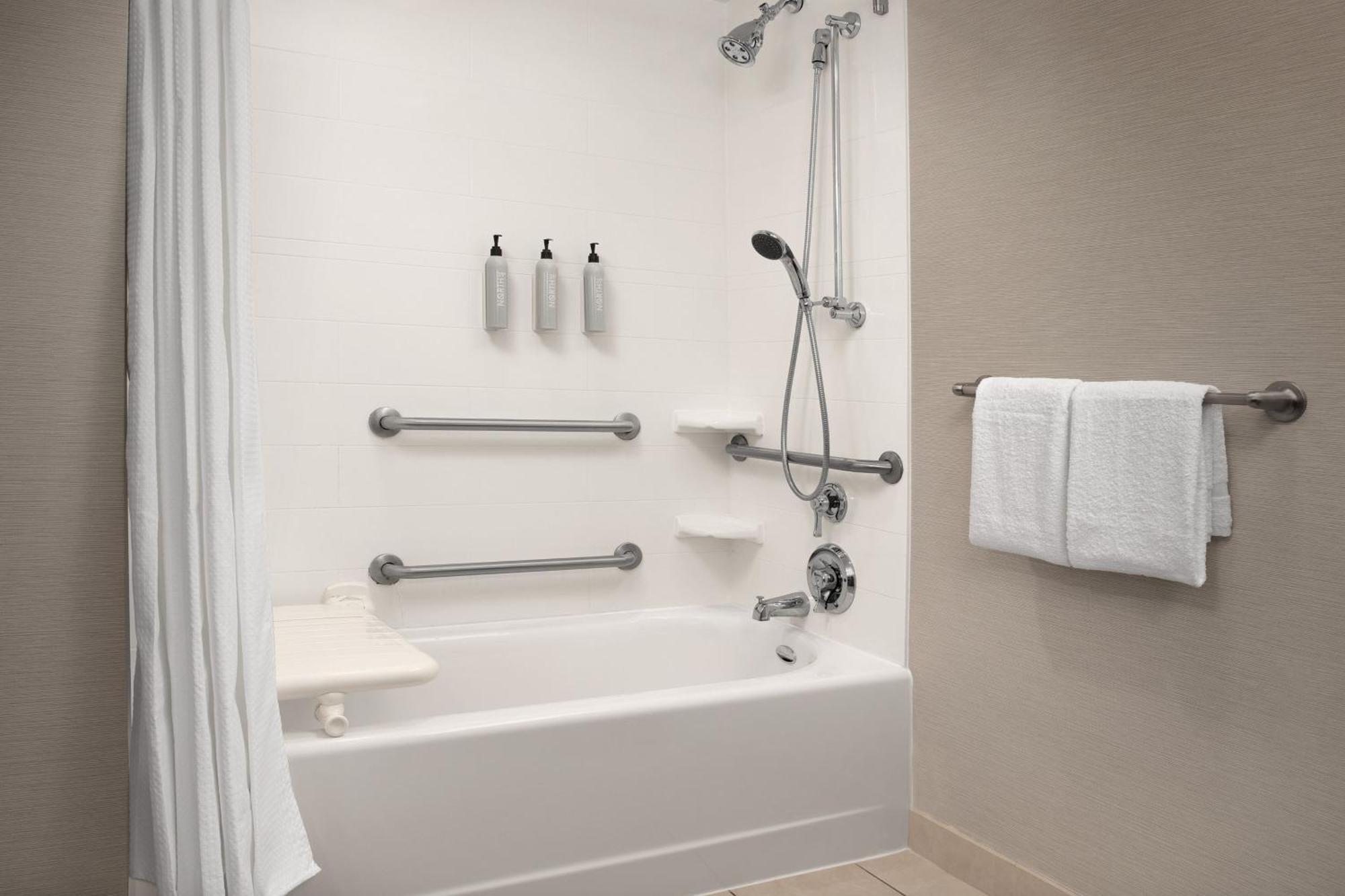 Courtyard By Marriott Syracuse Downtown At Armory Square Hotel Ngoại thất bức ảnh