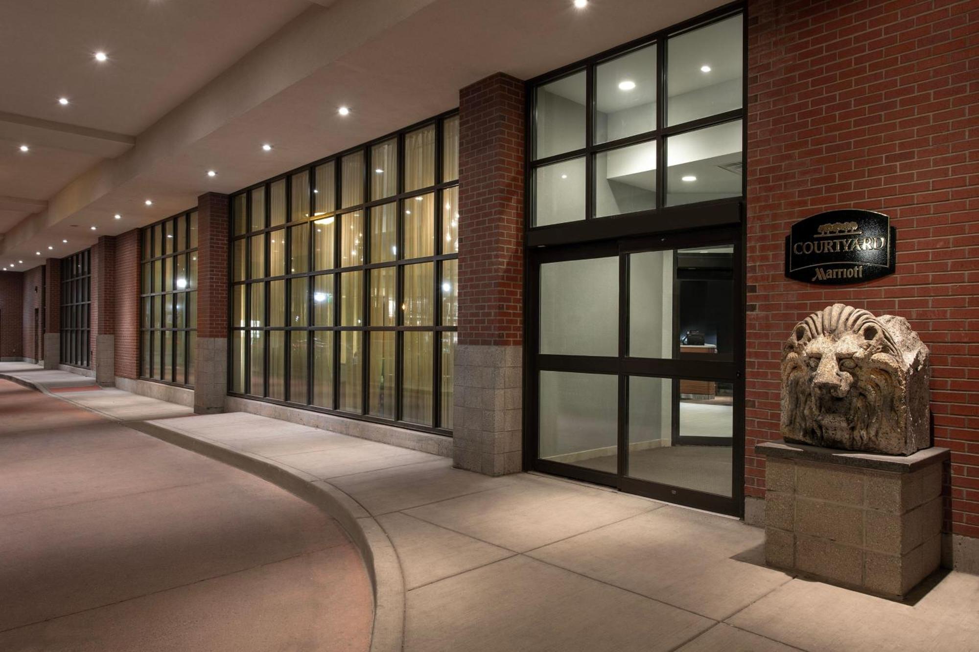 Courtyard By Marriott Syracuse Downtown At Armory Square Hotel Ngoại thất bức ảnh