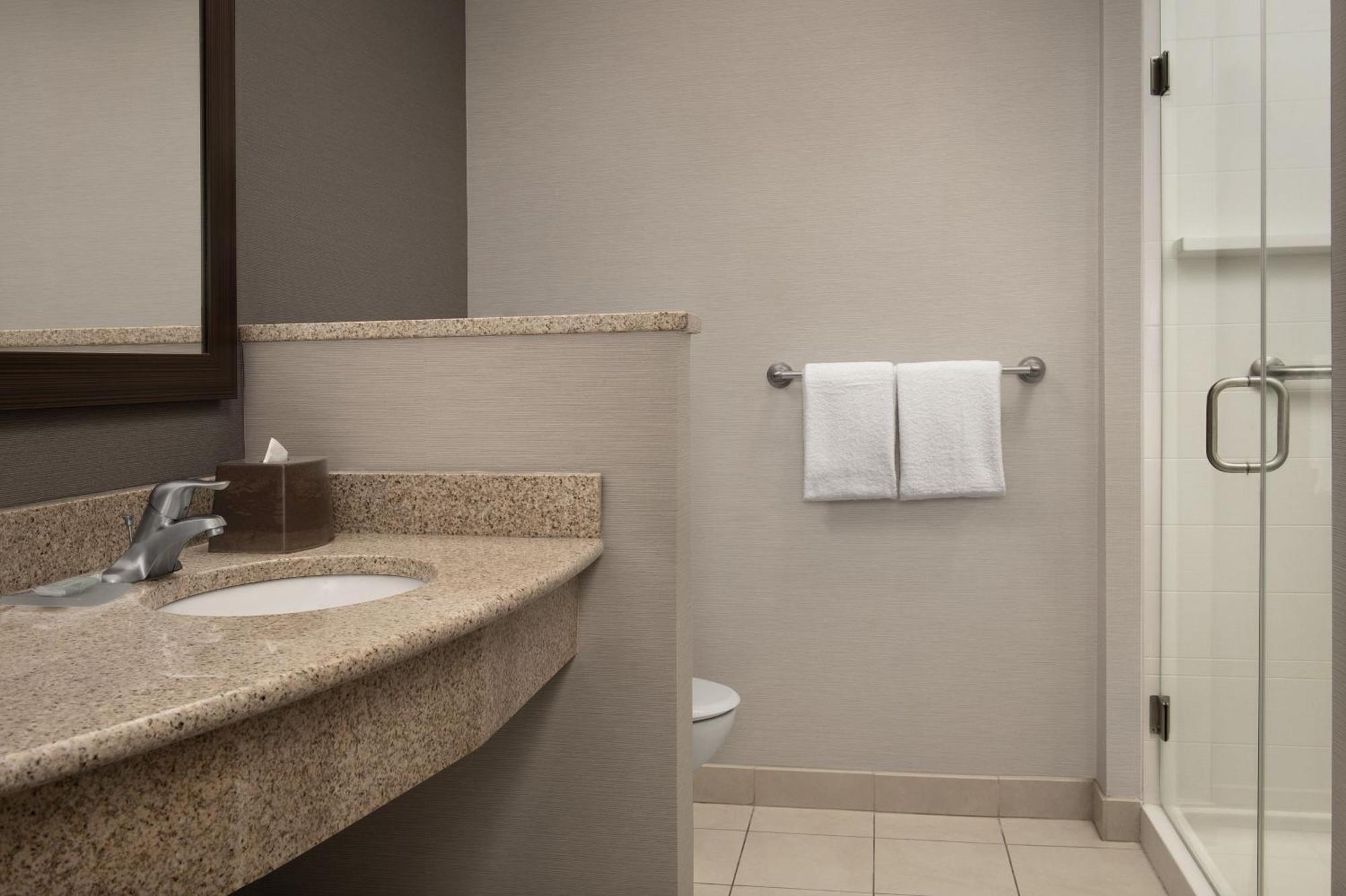 Courtyard By Marriott Syracuse Downtown At Armory Square Hotel Ngoại thất bức ảnh