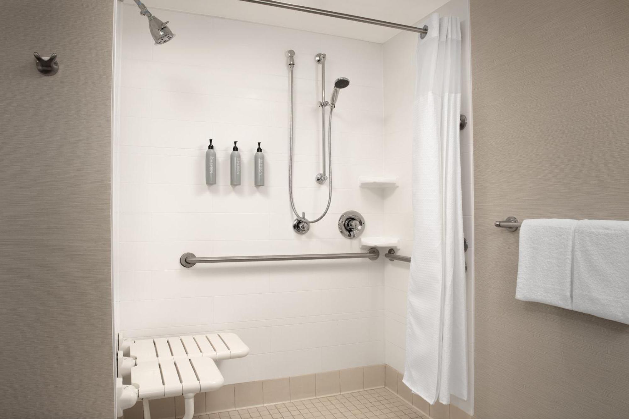 Courtyard By Marriott Syracuse Downtown At Armory Square Hotel Ngoại thất bức ảnh